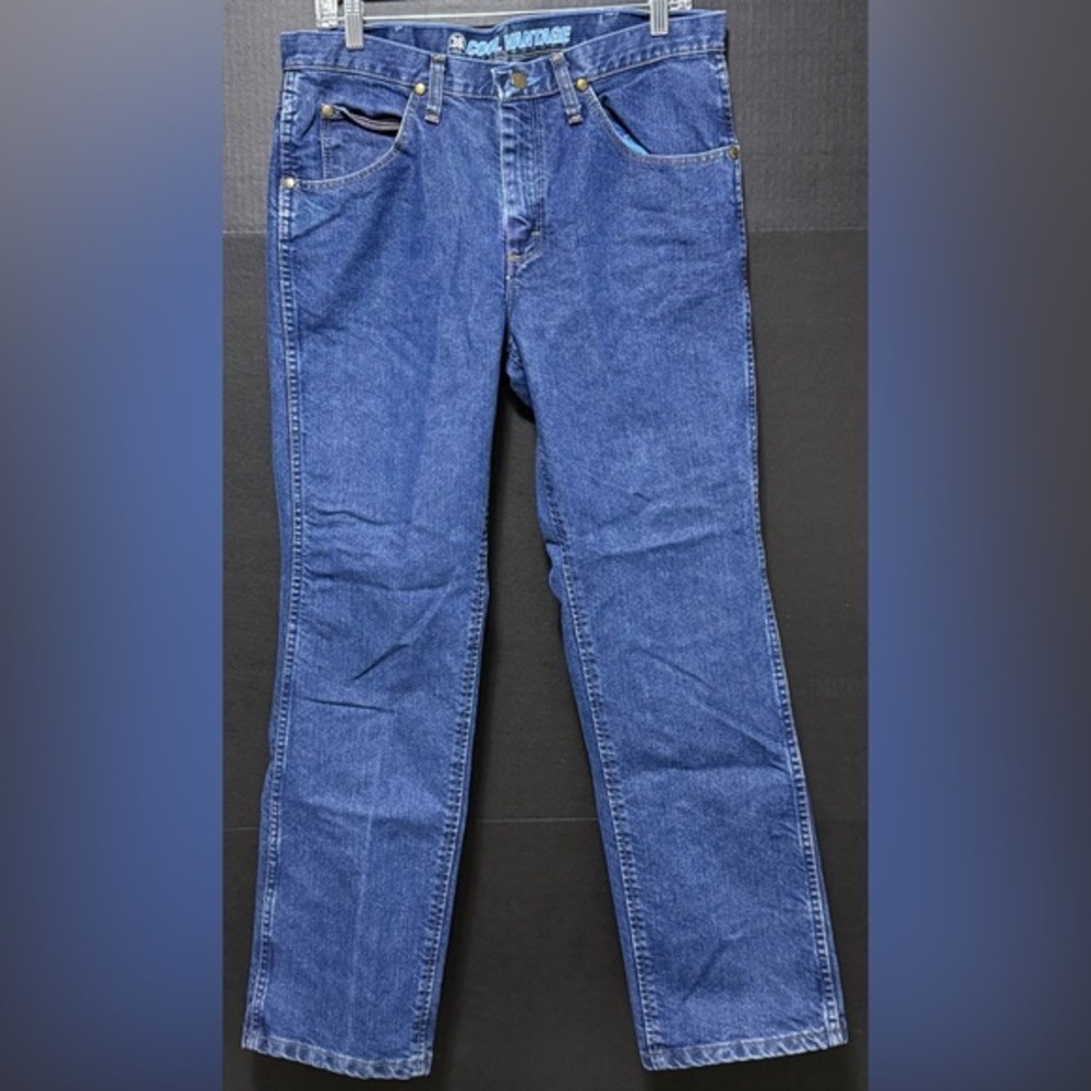🏜️Wrangler 36 Cool Vantage Medium Blue Denim Jeans